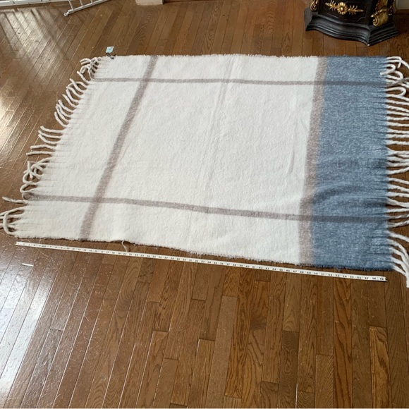 RockFlowerPaper Blue Cuddle Throw Blanket | 50" X 60"  NEW!! - Picture 12 of 12